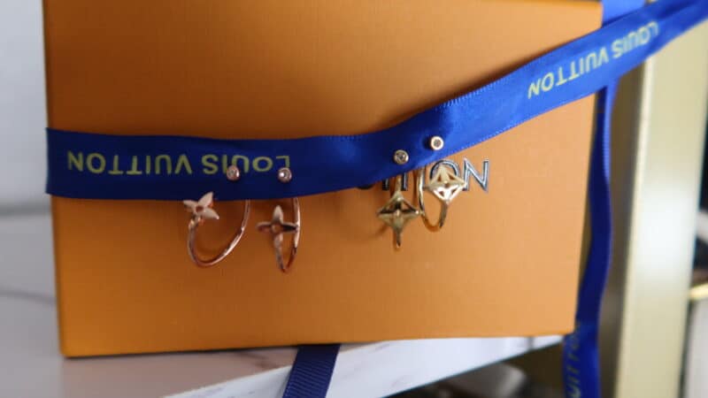 LV IDYLLE BLOSSOM SMALL HOOP EARRINGS